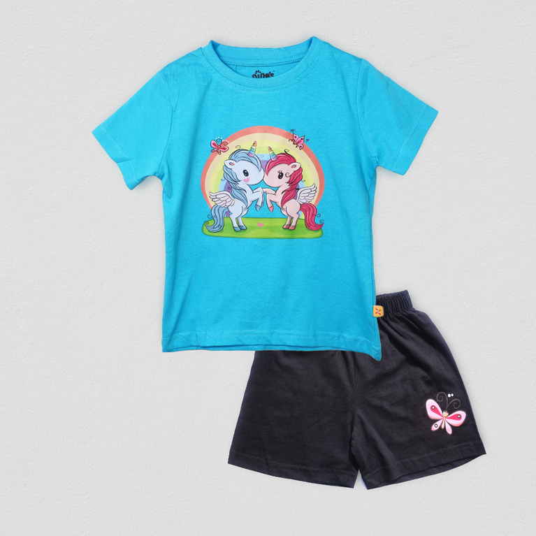Nino's Half Sleeves t-shirt and short pants with the print of Unicorn