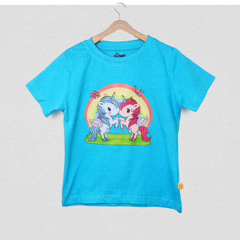 Nino's Half Sleeves t-shirt and short pants with the print of Unicorn