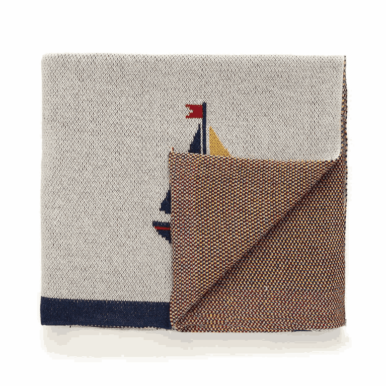 PLUCHI-AC BLANKET MICKEY ON SAIL BOAT