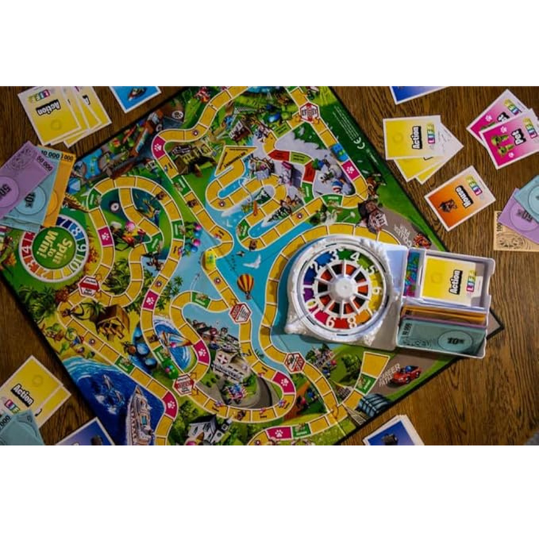 The Game of Life – Family Board Game for Kids & Adults (2-4 Players, Ages 8+)