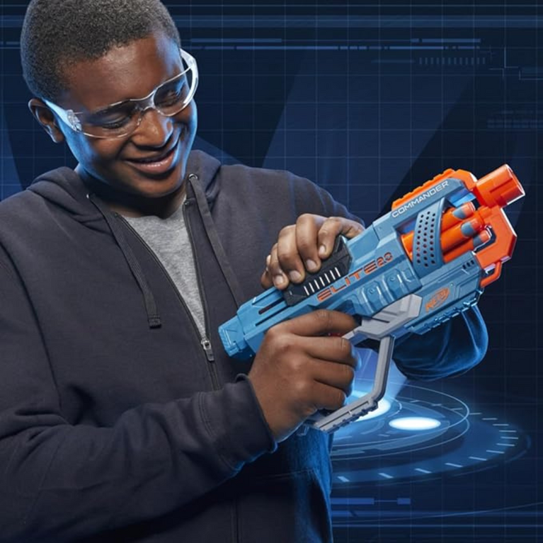 HASBRO 2.0 Commander RD-6 Blaster with 12 Darts & 6-Dart Rotating Drum