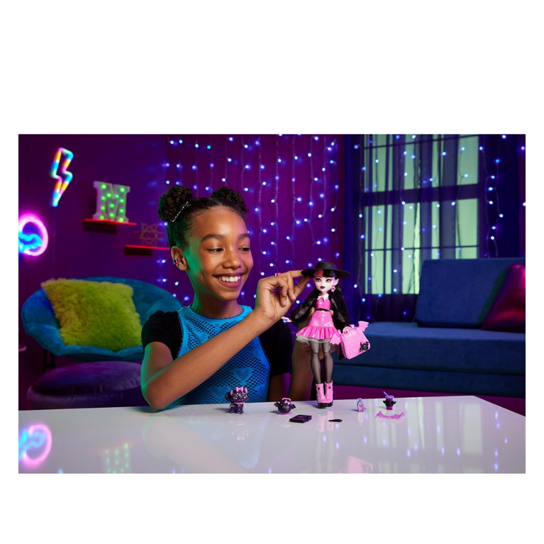 Monster High Draculaura Doll with Pet Bat-Cat Count Fabulous and Accessories Like Backpack, Spell Book, Bento Box and More